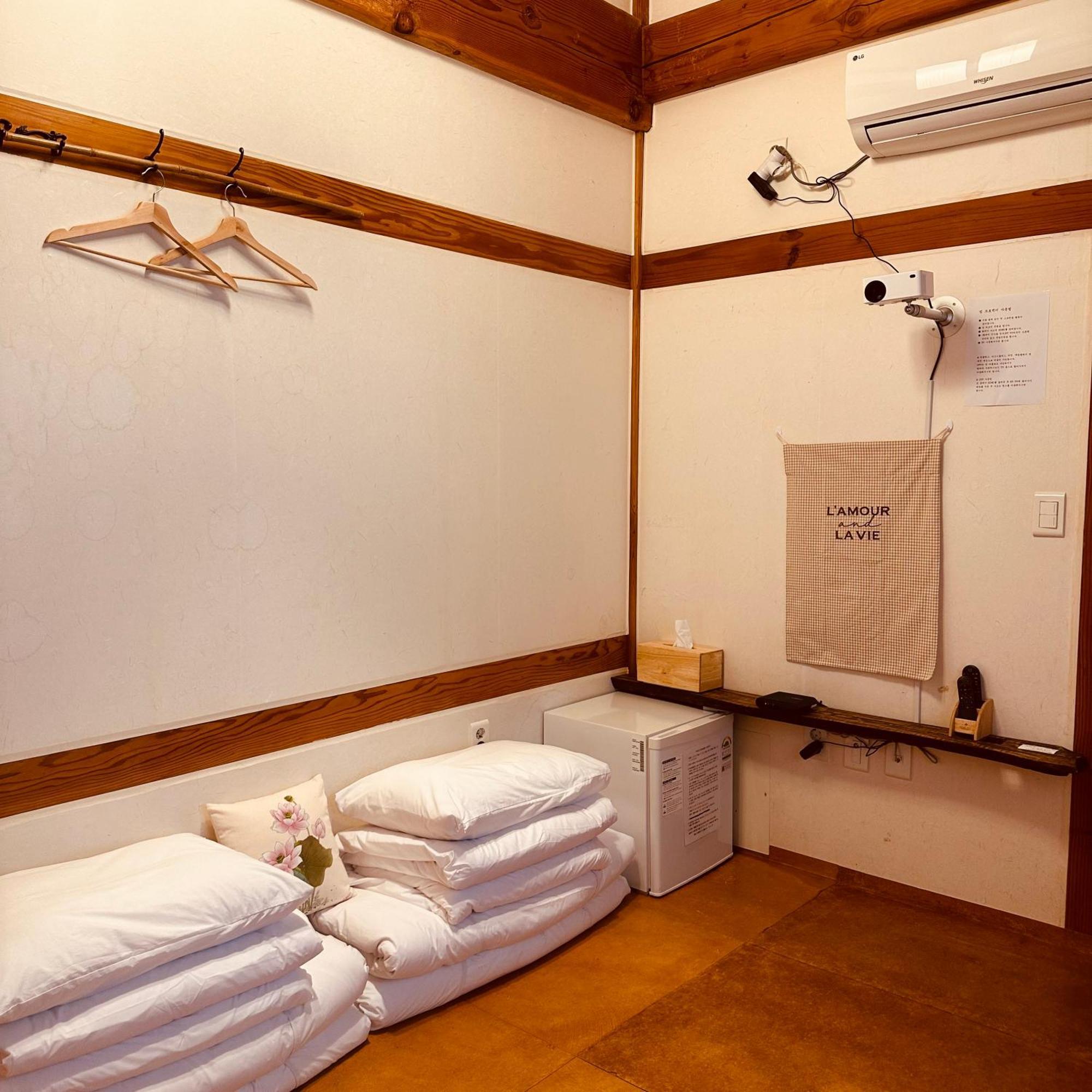 Jeonju Hanok Village Deoksugung Ngoại thất bức ảnh