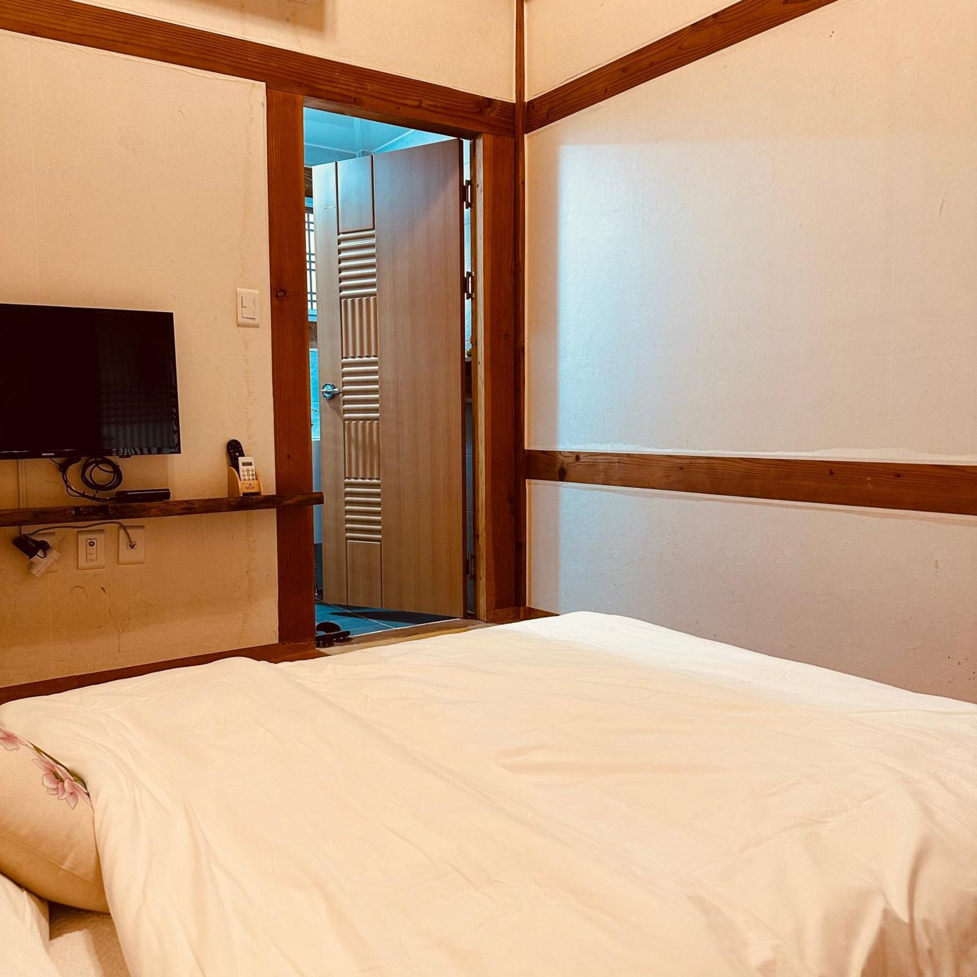 Jeonju Hanok Village Deoksugung Ngoại thất bức ảnh