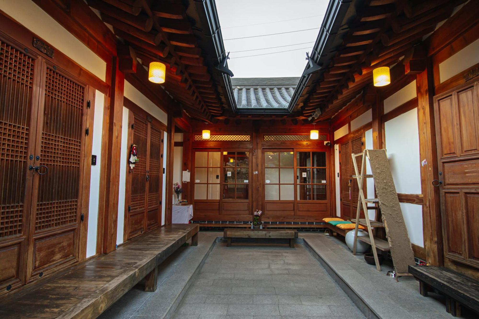 Jeonju Hanok Village Deoksugung Ngoại thất bức ảnh