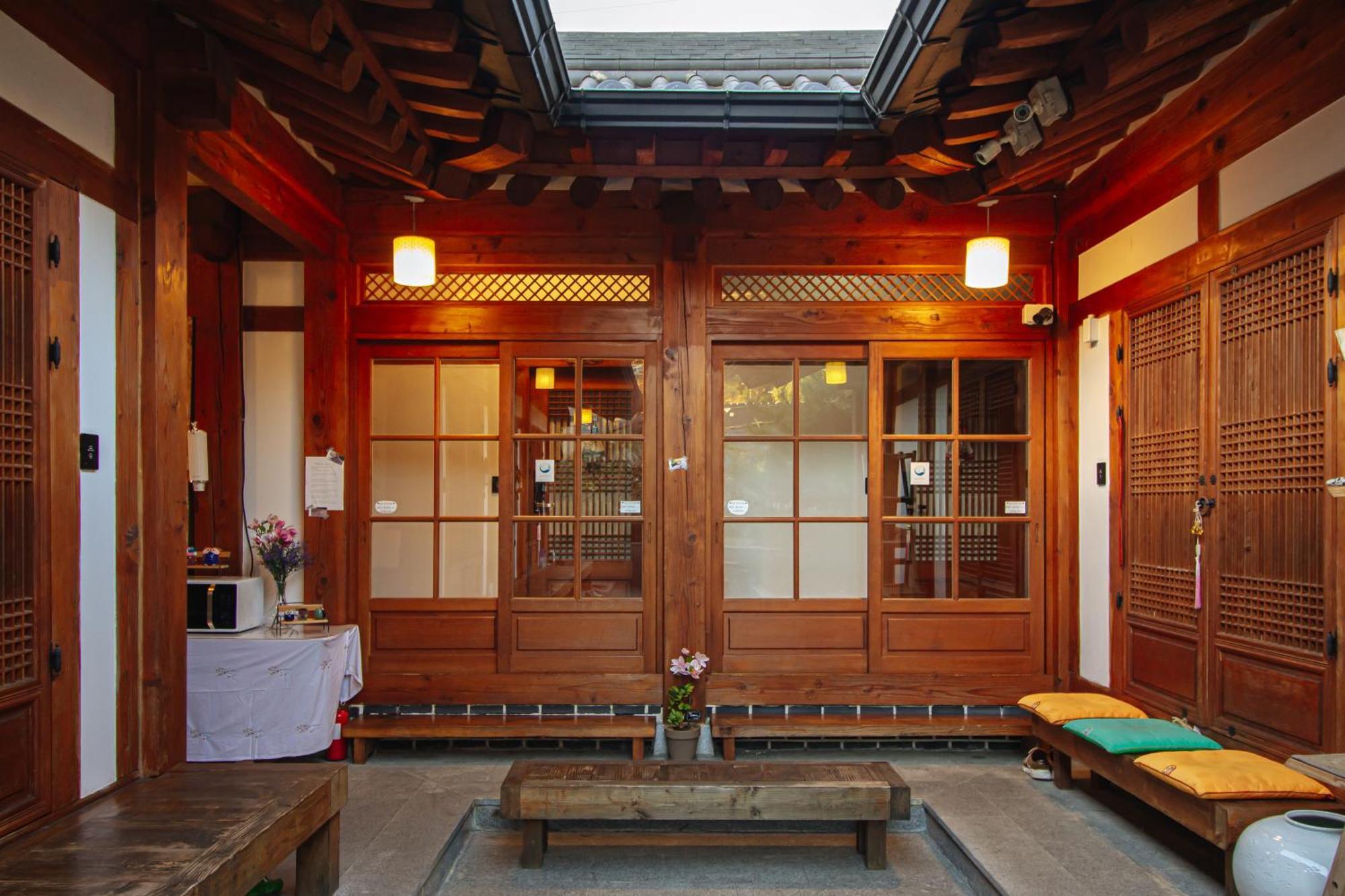 Jeonju Hanok Village Deoksugung Ngoại thất bức ảnh